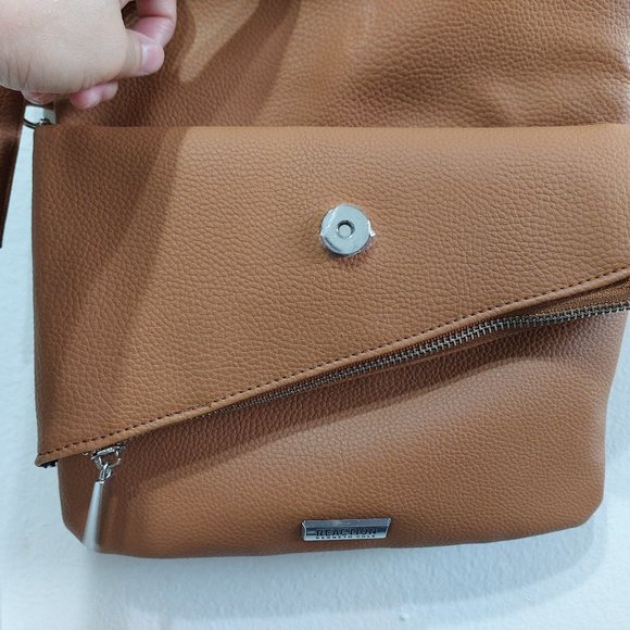 Kenneth Cole Multi Layer Zipper Fold Over Messenger Stylish Crossbody Bag - Picture 9 of 10